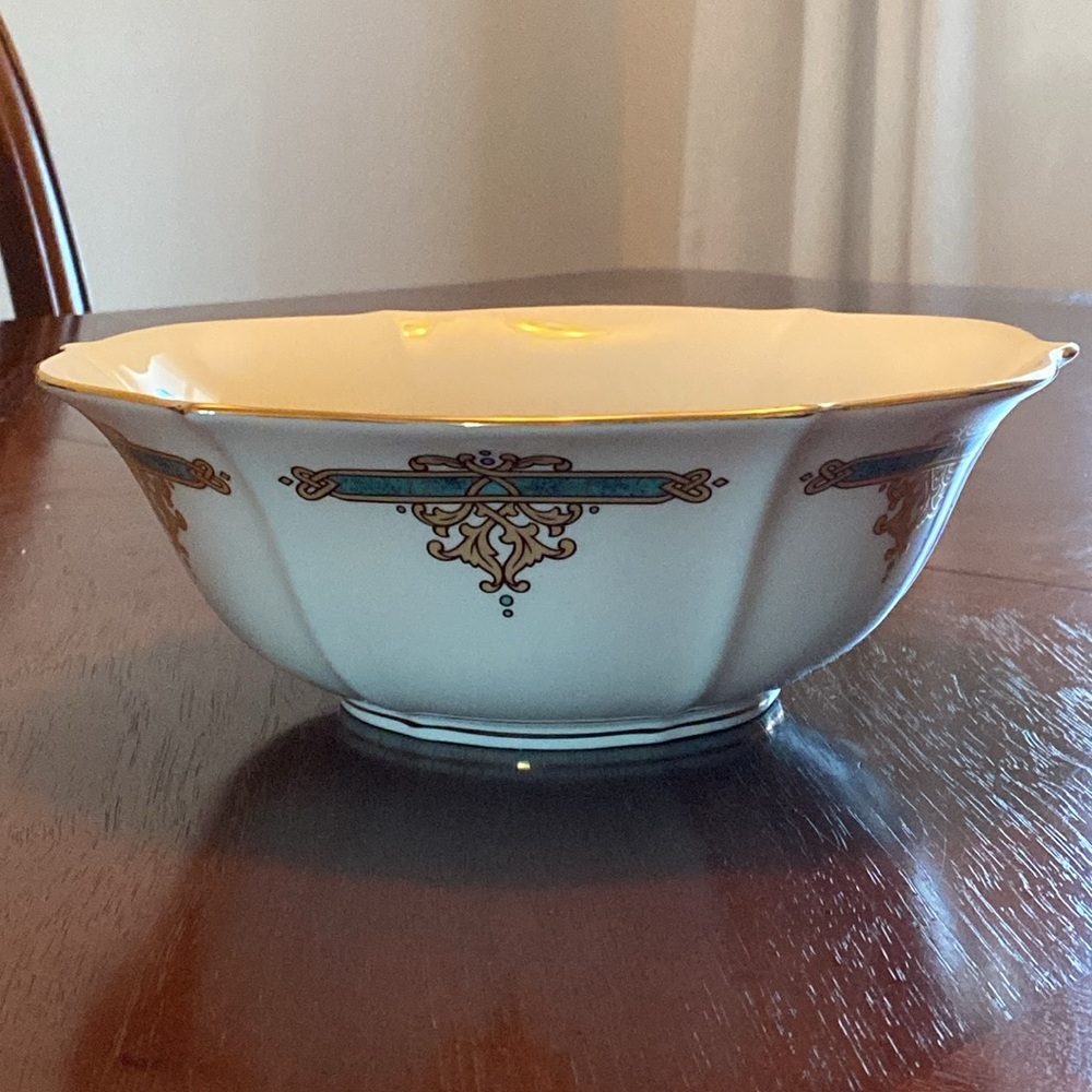 Lenox Bowl W/Gold Details